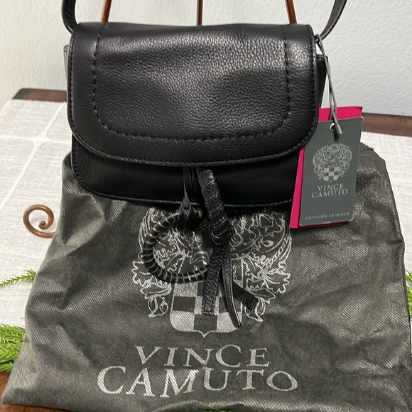 BNWT Vince Camuto Cory Leather Belt Bag in Jet Black - Picture 3 of 11